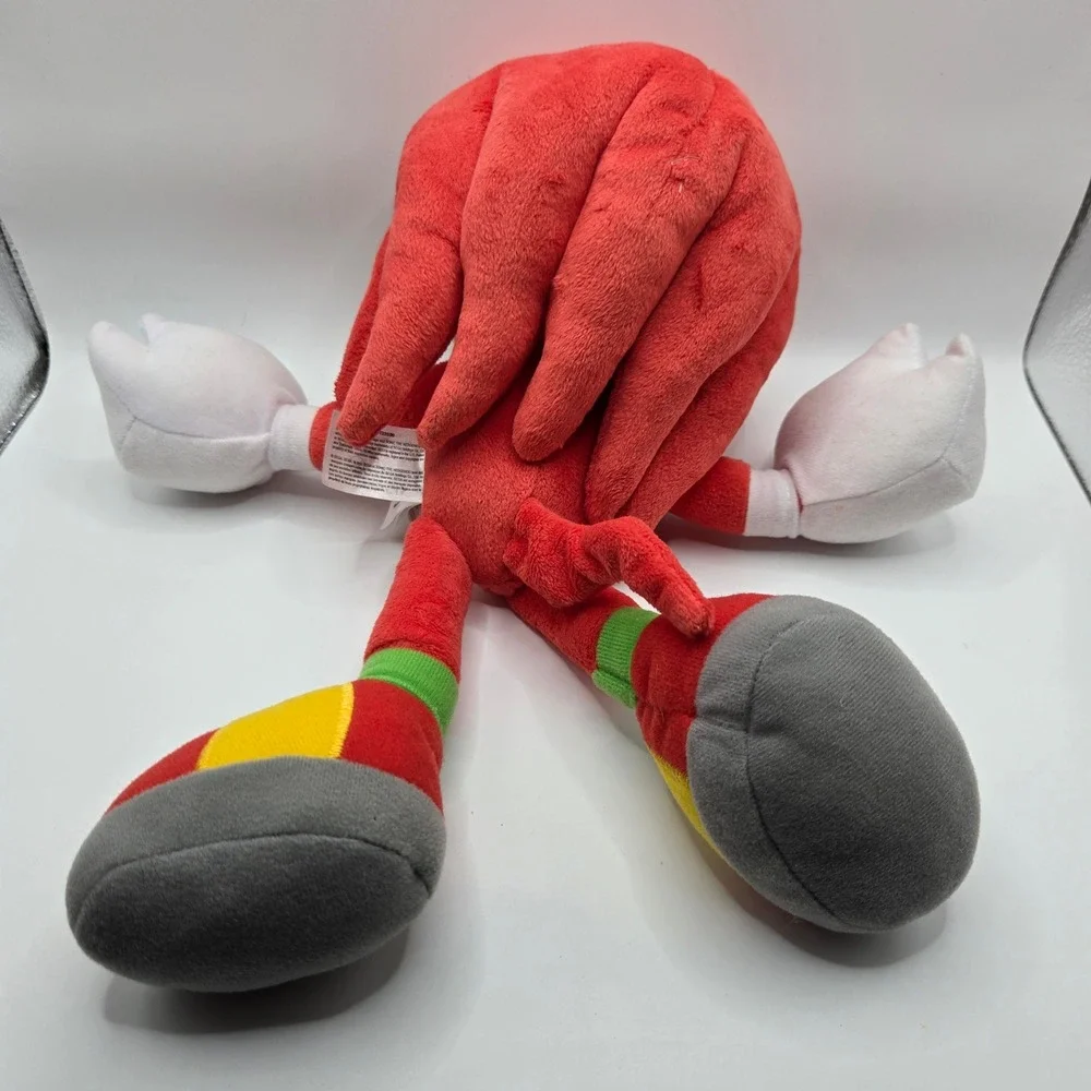 Tomy captivating knuckles